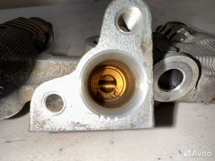 Топливная рейка левая Lexus Gs300 GRS190 3GR-FSE