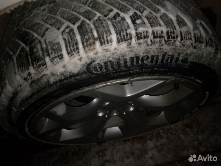 Continental ContiIceContact 4x4 275/40 R20