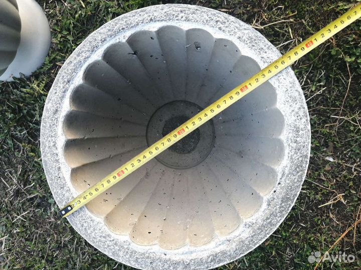 Бетонные вазоны для цветов