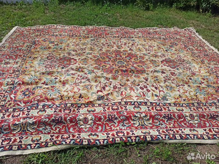 Ковер шерстяной