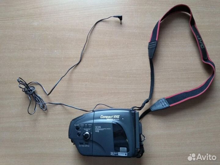 Видеокамера JVC GR-AX43