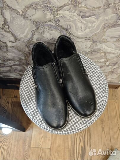 Ботинки новые 40