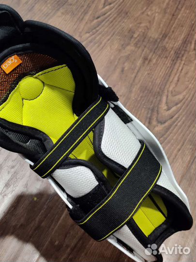 Налокотники CCM AS1 YTH 10