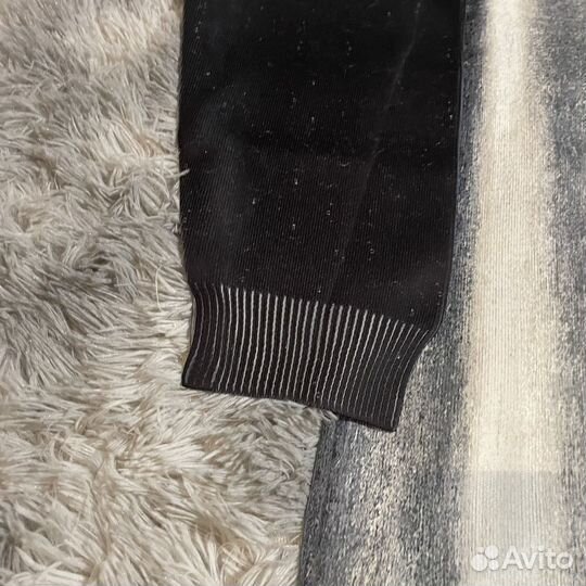 Свитер supreme blurred logo