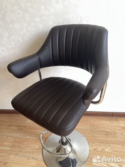 Стул для визажиста бровиста