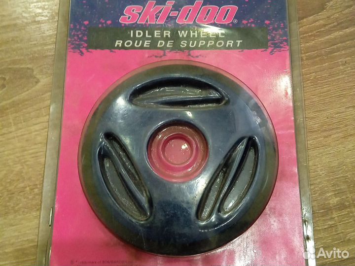 Ролик (каток) для снегохода BRP 570066629 135мм