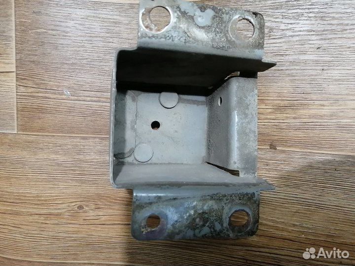 Кронштейн усилит. зад. бамп. лев. Альмера Классик