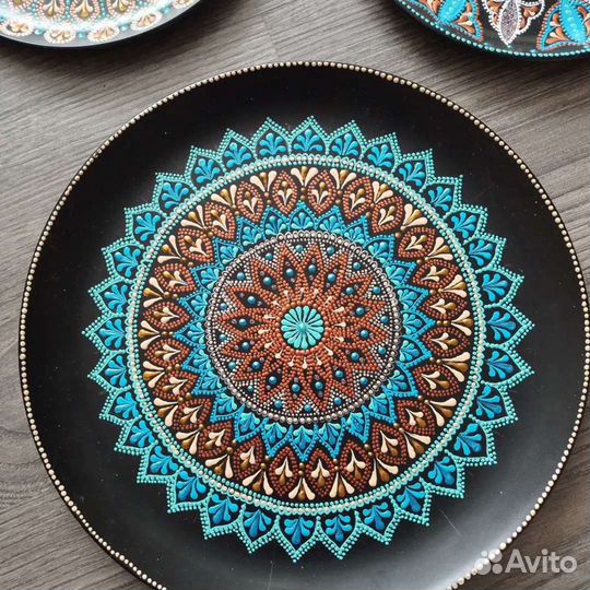 Тарелка техника точечная роспись