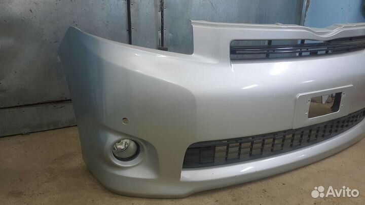 Бампер передний тойота вокси ZRR70 2007-2010