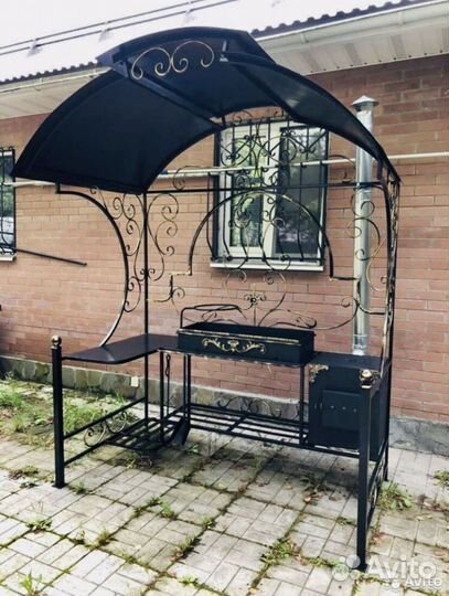 Мангал с крышей