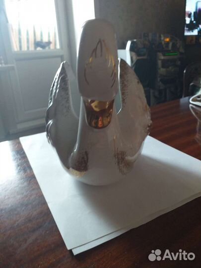 Статуэтка фарфоровая лебедь, СССР, новый