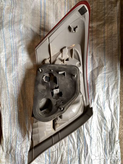 Продам, задний фонарь toyota allion