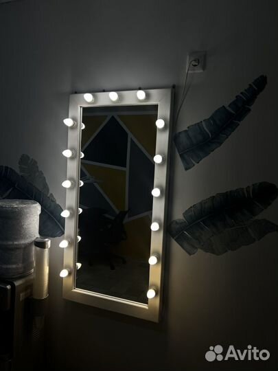 Зеркало с лампочками