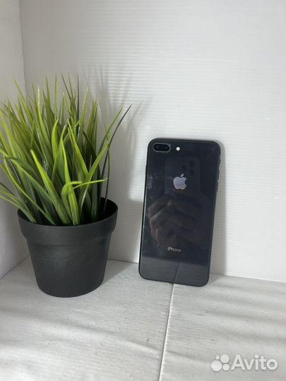 iPhone 8 Plus, 64 ГБ