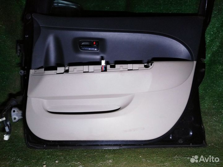 Дверь передняя правая Toyota Passo KGC10 Пустая