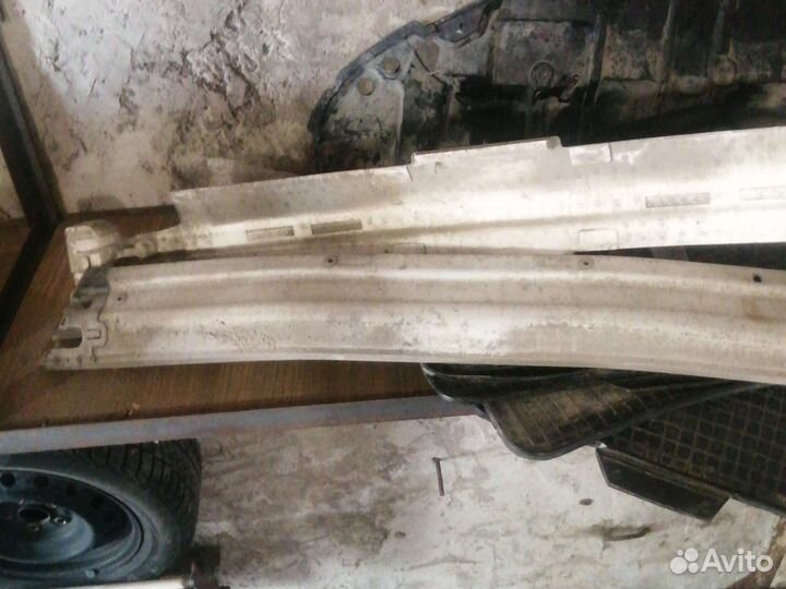 Усилитель заднего бампера с абсорбером