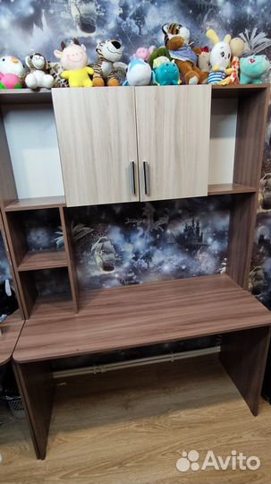 Письменный стол с шкафчиком