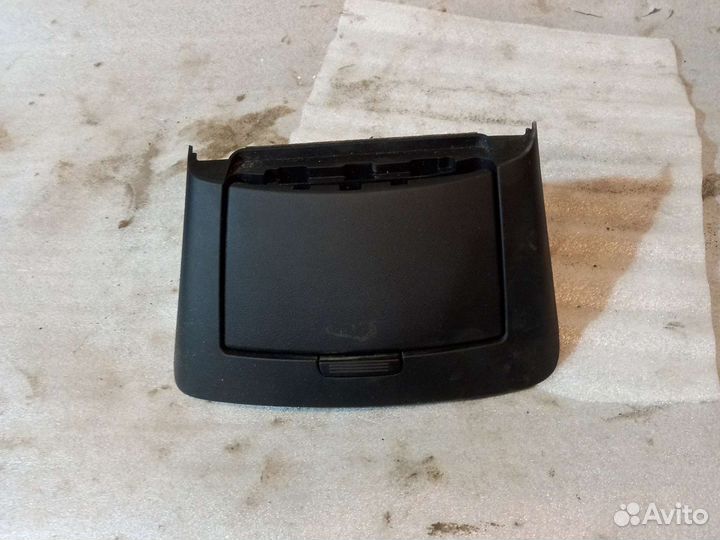 Ящик передней консоли Kia Ceed 1