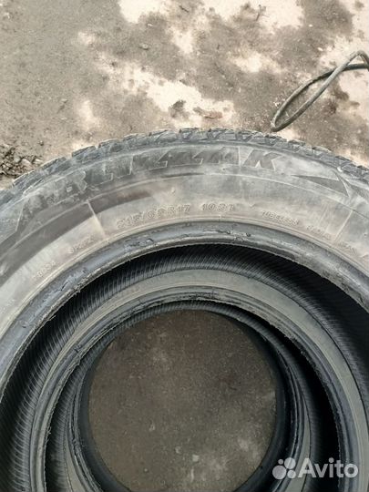 Bridgestone Blizzak Spike-02 SUV 215/65 R17