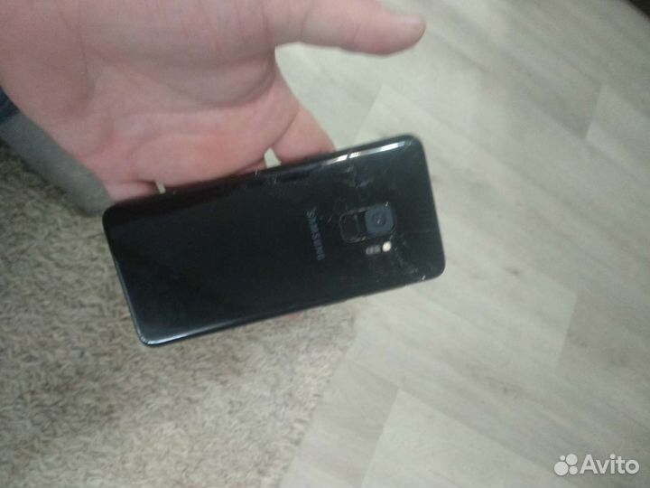 Samsung Galaxy S9, 4/64 ГБ