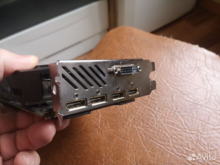 Игровая видюха Gigabyte GTX 1060 на 6 гигов