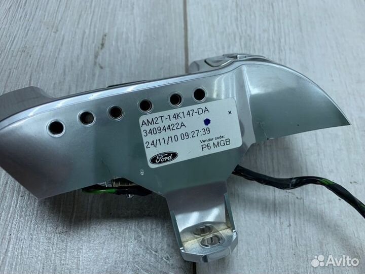Кнопка управления магнитолой на руль Ford S-Max