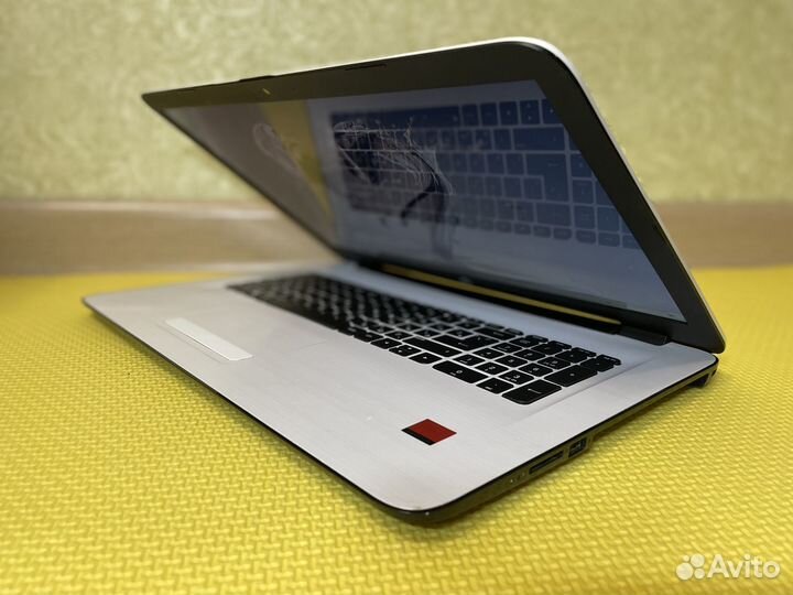 Ноутбук HP 17