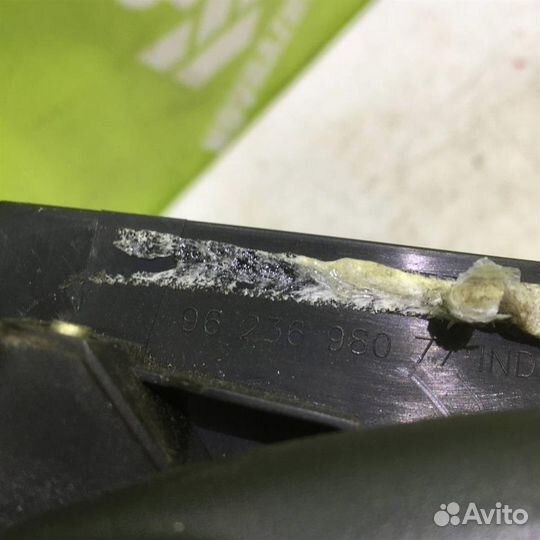 Ручка двери передней внутренняя правая Пежо 206