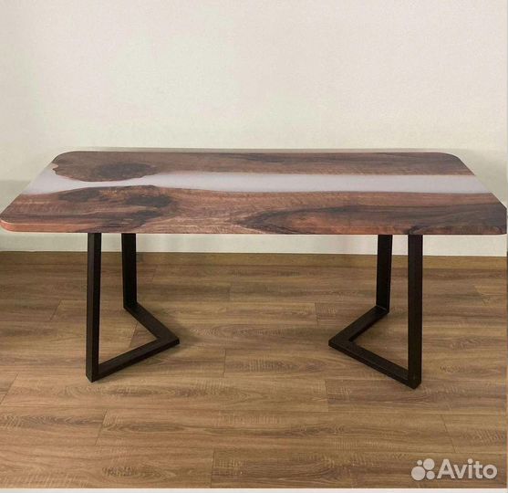 Компьютерный стол 'Dead Part'