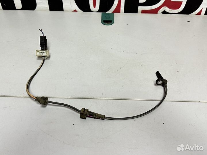 Датчик ABS задний левый Honda Accord 8 2.4