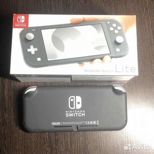 Nintendo Swich Lite + полный комплект