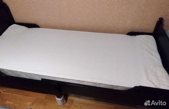 Раздвижная кровать IKEA Лексвик