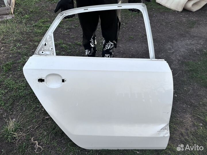 Дверь заднюю правая на volkswagen polo