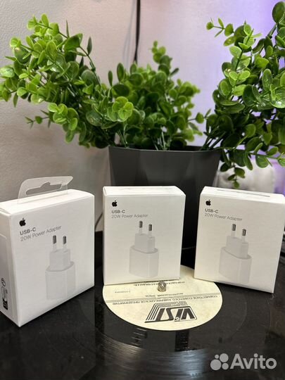 Блок быстрой зарядки iPhone 20W