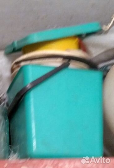 Ведра разные и миски эмалированные