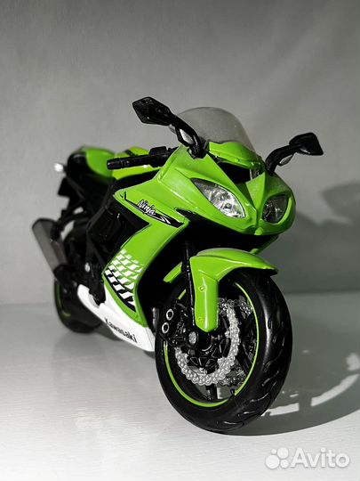 Коллекционная модель мотоцикла Kawasaki Ninja