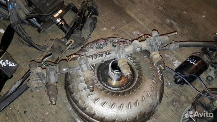 Рампа топливная с форсунками 5efe 4efe