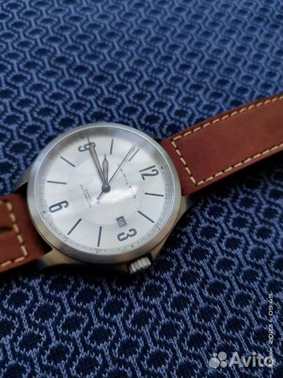 Часы Hamilton Avion