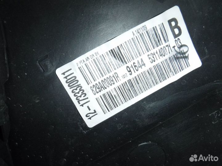 Обшивка задней правой двери Renault Megane 3