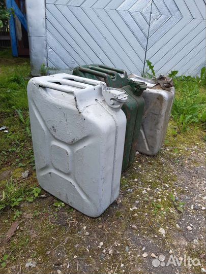 Канистра для бензина металлическая