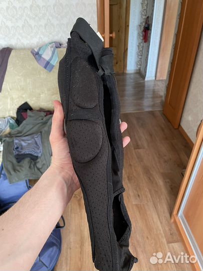 Наколенники