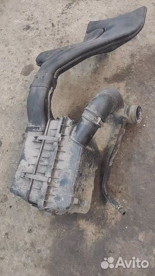 Корпус воздушного фильтра Мицубиси Лансер 10