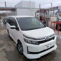 Toyota Voxy 2.0 CVT, 2014, 105 000 км, с пробегом, цена 1 900 000 руб.