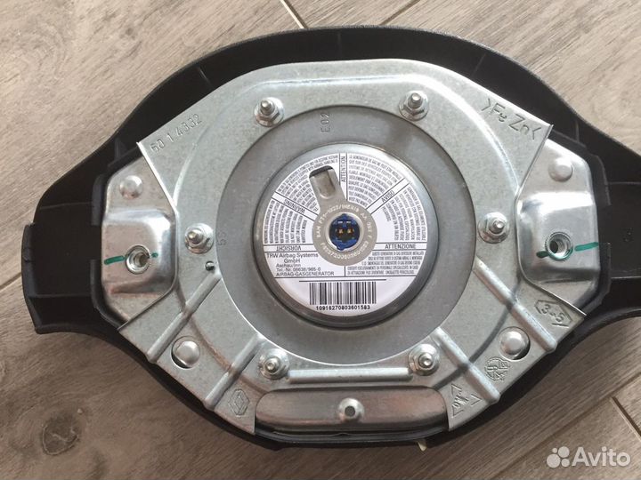 Подушка безопасности Логан 1