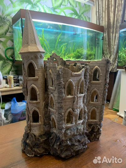 Замок для аквариума