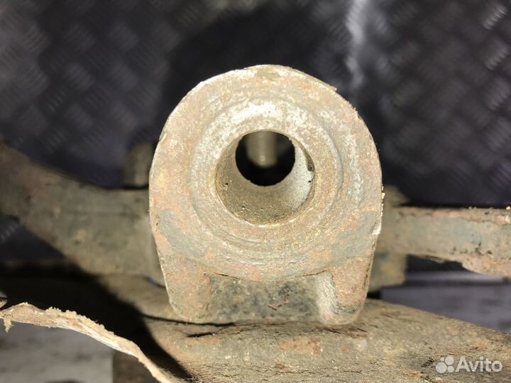 Кулак поворотный передний левый Хендай Акцент