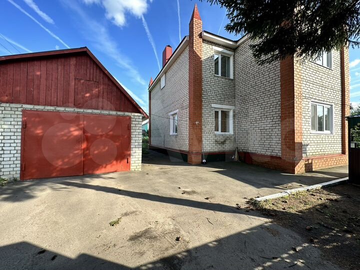 Дом 200 м² на участке 10 сот.