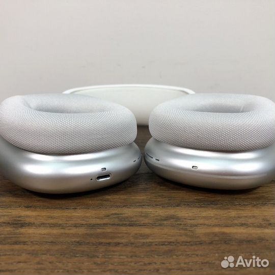 Airpods max silver