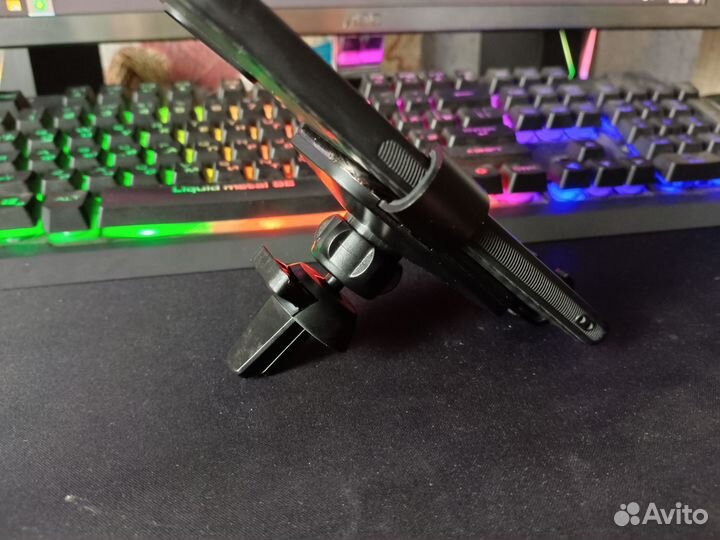 Держатель для телефона в машину