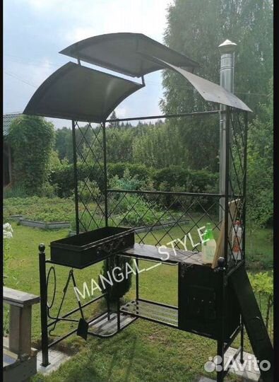 Мангал с крышей